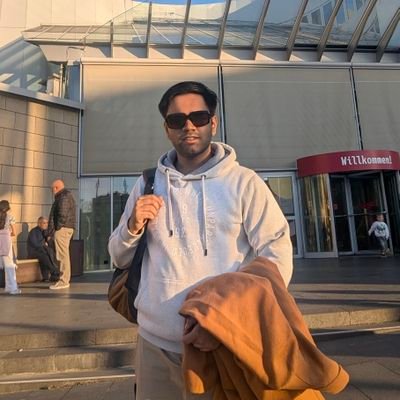 abhigyanghosh30's profile picture. Professional Shitposter