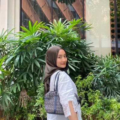 yungpc_'s profile picture. she's still 16 inside her fantasy