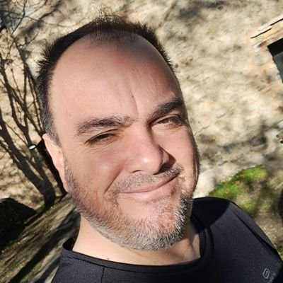 Fusterià. Llicenciat en Història. Militant de l'Esquerra Independentista a @CUP_VNG