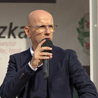 Speaker Locutor-Presentador de eventos deportivos. @lavuelta #speaker #locutor #presentador juanmariguajardo@yahoo.es “ Nos vemos en las carreras”