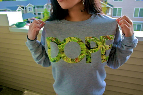 thathotlez's profile picture. I'm a lesbian, I'm also very attractive. its not my fault. &&I'm married to @tattedblonde_