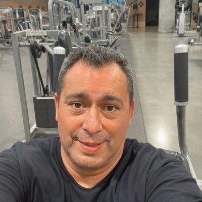 DavidLara8870's profile picture. 