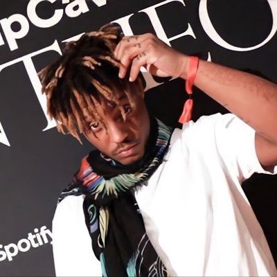 I aint trippin on these bitches, I left love alone😮💨