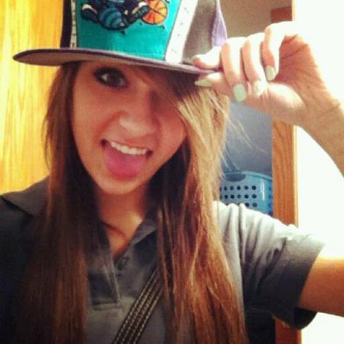 DietCokeFake's profile picture. Talk to me, I'll give you a cupcake.