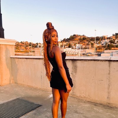 Vhutshilo_J's profile picture. 