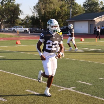 Kingston miles /class of 27/ RB /195 6’0 Stmary’s Southside Catholic High School|contact @chrisbrooks83 for recruiting / cell: 314-915-1654