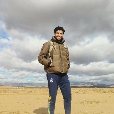 mellak827162's profile picture. 