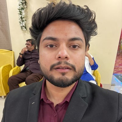 ShrijanPrakash's profile picture. 25 | Software Engineer | Gym Enthusiast | RCB ♥️ . #TechTwitter . Starting projects is my superpower & Finishing them is my kryptonite.