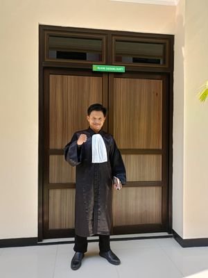⚖️ Bantuan Hukum Gratis Bagi Masyarakat Miskin, Buta Hukum, dan Tertindas:
WA 085790378873
NIA: 21.00139
PERADI
🌻Founder: Info Kemanusiaan Ponorogo