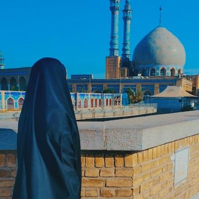 من دختریام از تبار بهارِ نارنجها..🍊🍂 دختر پاییزے مِثل خود پاییز پُر از احساسات رنگارنگ..☺️ و شیفتهی خبرنگاری✍🏻