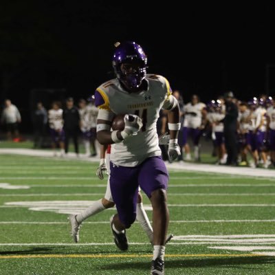 JavianErving11's profile picture. @OmahaNorth TE/WR| 6’4 |. WT:229 |C/O:2028| Romans 8:11|track&feild |100:11.3 | 40YD: 4.86| 200:24.8 #804-503-2906