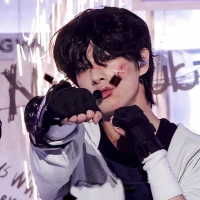 papitaisnothere's profile picture. si tuviera un dolar por casa vez que me quedo dormida para ir a clase, solo tendría 2 PERO AUN ASÍ