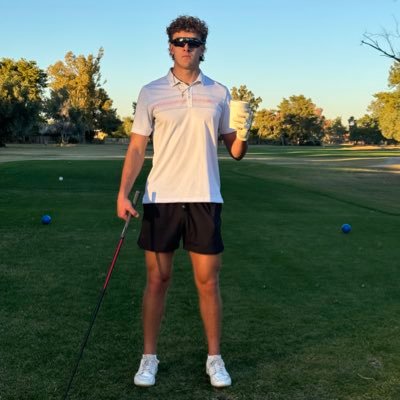 riley_kinney012's profile picture. 