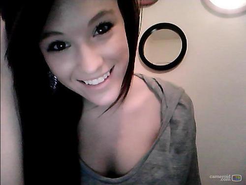 _bonknee's profile picture. poop