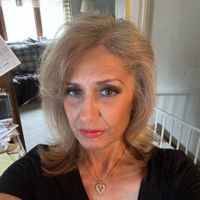 lilly_tara's profile picture. helping moms and women and men feel better about themselves and love themselves Helping one person at a time!!