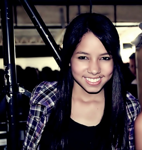 Cantora,Compositora ...
Podem dizer que acabou... Eu acho que nem começou O sol nasceu e eu ainda não dormi!! Site Oficial-