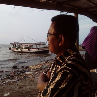 Aki2gaulMulyono's profile picture. ORANG BAIK TIDAK MEMERLUKAN APAPUN UNTUK MENUNJUKKAN KEBAIKANNYA, SEDANGKAN ORANG JAHAT AKAN GUNAKAN SEGALA CARA UNTUK MEMBANGUN CITRA BAHWA DIRINYA ORANG BAIK