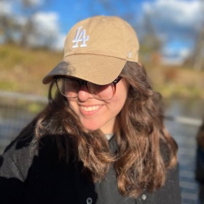 moodyblueee's profile picture. 