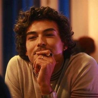 tillyoucant's profile picture. 27 🌈