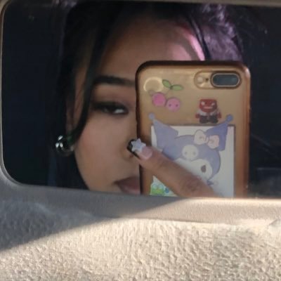 Uglyassleena's profile picture. 
