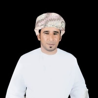 مصور أبحر بعدستي بين شواطئ عمان ..أتجول في حاراتها القديمه وأطير في أعالي قمم جبالها وأبحث بين أوديتها عن ذالك الجمال العذري..
عمان كنز لاينضب من الجمال📸🇴🇲
