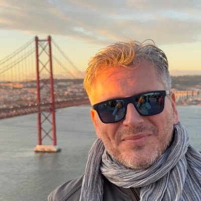 Product (UX/UI) Designer.Helping companies - from startups to Fortune 500- to deliver or grow their digital products with design.