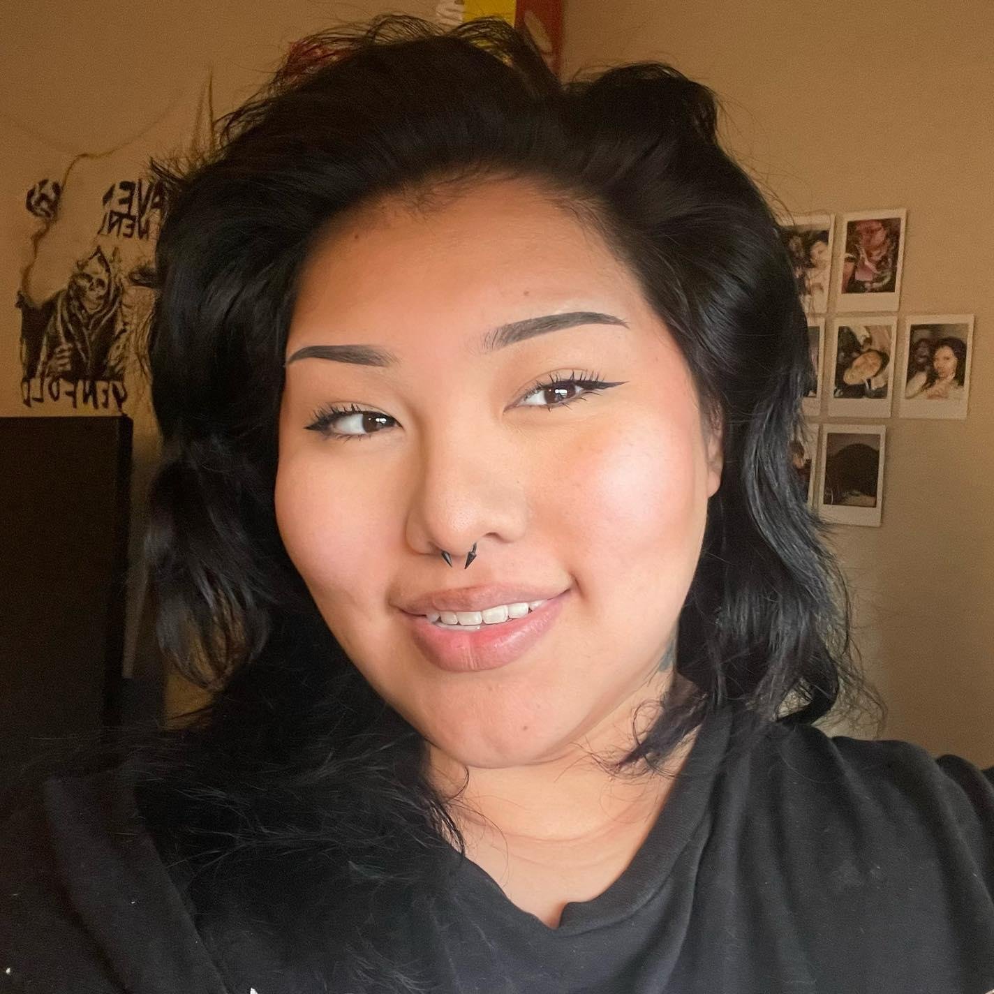 LeonaMilll9463's profile picture. My hands are empty and my mind is full of worries.