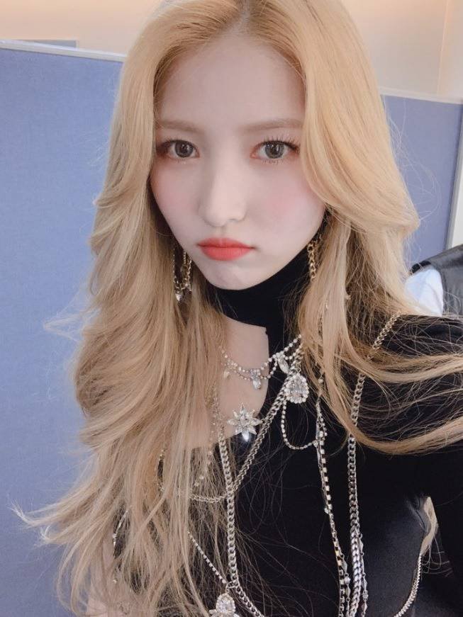 deborah15549988's profile picture. びんぼう暮らしから成り上がり｜6社を経営!資産70億!最近は副業の情報を教えたり、10万円を配布したりしてます／現在LINE登録で10万円配布中　まずはフォローしてください!確率変動中！➡　https://t.co/Jn5X2PpaHP