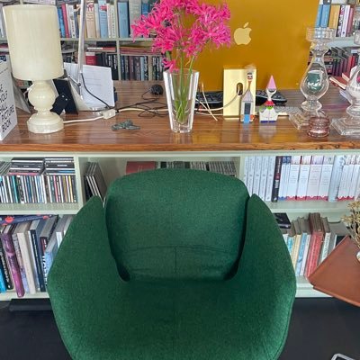 https://t.co/fQfq807LfF. Publisher and co-founder of Meridiaan Uitgevers: La Mantel, Haratischwili, Schalansky, Zambra, Schweblin, Karimi, Labatut, among others