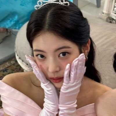 ⋆°✩ Mengawali hidup dengan semangat
, bagaikan kilangan bintang. Hallo perkenalkan namaku Yyejisiue, yang siap memberimu apps premium dengan harga terjangkau ⋆。