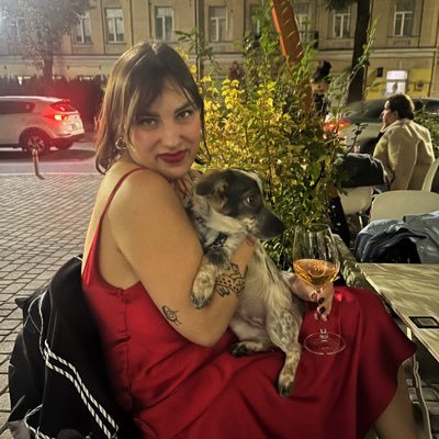 тут виключно збираю гроші на потреби ЗСУ цицьками і пишу думки, які ніхто не поділяє