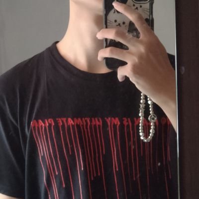 reuflo_'s profile picture. YES I LOVE SUSHI