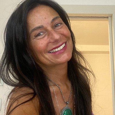 Financial economist, university professor, and board member Cda CMB Bank. I am a dreamer who values freedom and loves art, animals, nature, and the universe.