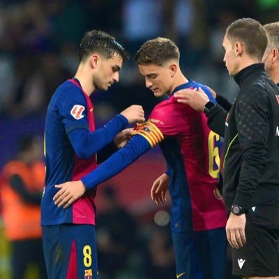 aleerodriigo's profile picture. and, baby, that’s show business for you 🧡