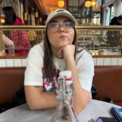 luvlunr's profile picture. 23- 🇵🇷