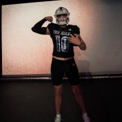 JebWalls's profile picture. 6’3 220 QB @Shorter_FB