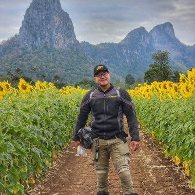 nicholasschua's profile picture. 🏍🏋️‍♂️📈