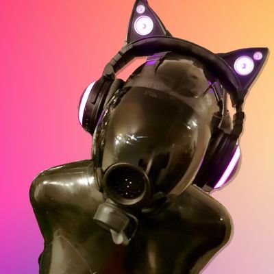 Rubber Doll & bondage explorer. Sensory junkie and tech tinkerer. Into a lot of different kinks. Femdom, latex, denial and chastity are fun!