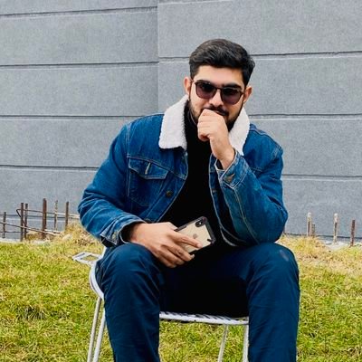 Na_Malom00's profile picture. کس طرح تیرے خیالوں سے نکل سکتا ہوں

 میں تو شاعر ہوں بھلا  کیسے بدل سکتا ہوں ،