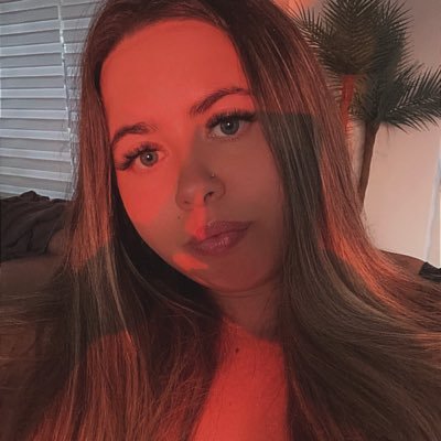 itsallleft's profile picture. she/her 🌺 insta - ig.char_x  be kind🌻