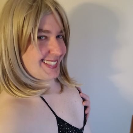Ecstatically in love with ♥️ @Harlisweb 🖤
Dedicated to serving only Her 💋
Submissive sissy slut 🎀