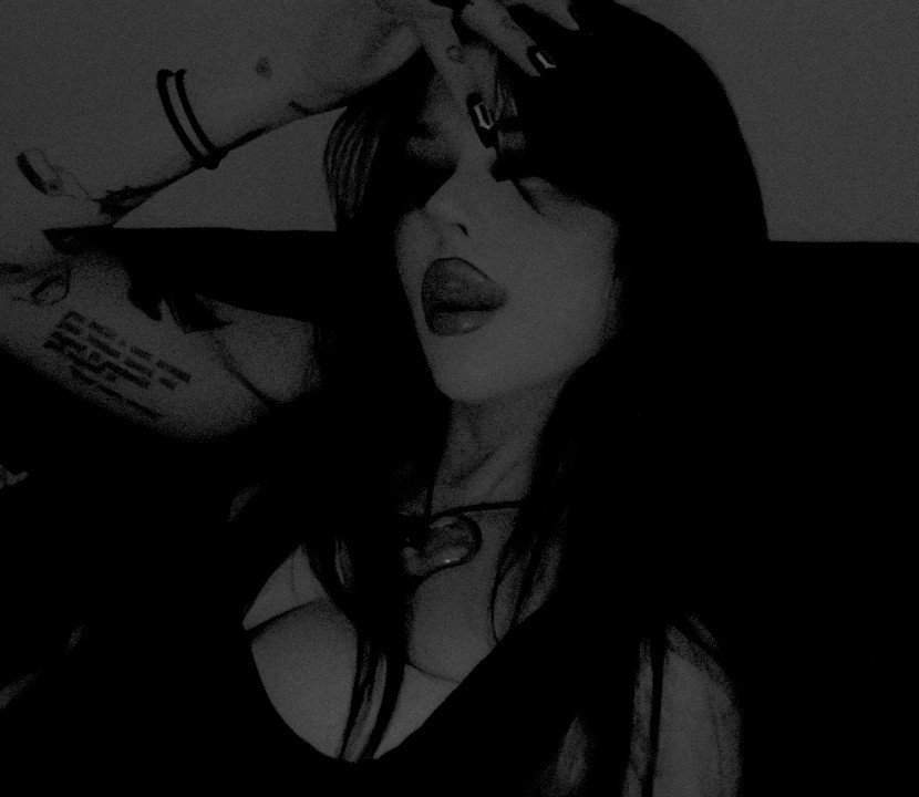 𝓘 ㅤDREAM ㅤOF ㅤ𝗥𝗘𝗡𝗗𝗜𝗡𝗚 ㅤTHIS ㅤFLESH ㅤFROM ㅤMY ㅤℬONE. ㅤI ㅤCO͟U͟LD ㅤSTEP ㅤ𝗢𝗨𝗧 ㅤOF ㅤMY ㅤ𝒮KIN, ㅤMY ㅤℳIND, ㅤAND ㅤLEARN ㅤWHO ㅤI ㅤAM ㅤ𝗨𝗡𝗗𝗢𝗡𝗘.