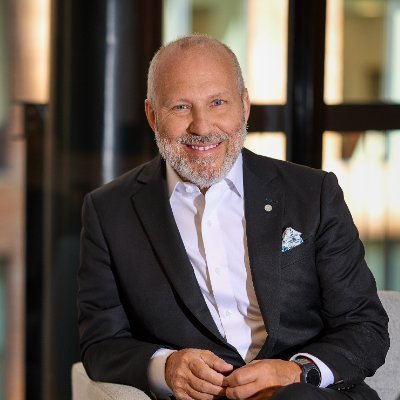 Président et chef de la direction sortant de la Chambre de commerce du Montréal métropolitain. Mes propos n'engagent que moi.
