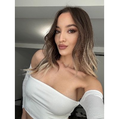 Alexand82065421's profile picture. 