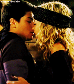 FCRebeldes___'s profile picture. ♪♥ DDC: @sophiaabrahao @micaelborges_ @lua_blanco @aguiarthur @chayleao @melfronckowiak  Se vocês não existisse do que seria o nosso mundo ? ♥  Rebeldes Rec ♥