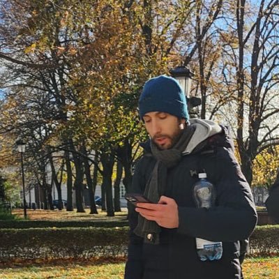 Giornalista al @DiarioDIAC | Collab @Prismag_azine | Ogni tanto @CusanoTv, @RadioCusano | Già a @startmagnews e gli altri quotidiani del gruppo IP; @Gaz_Reg
