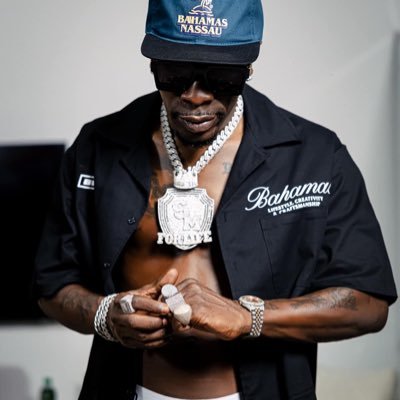 AndranAsante's profile picture. Because we no dey ask for Help, no mean say we no get https://t.co/UiM0QjAdQs Insult we dey avoid🥱🥱