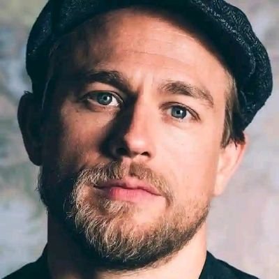 @CHARLIE HUNNAM:hello lovely fan is me jax I will love if you follow or dm directly ok we can have a lovely conversation ❤❤❤❤❤