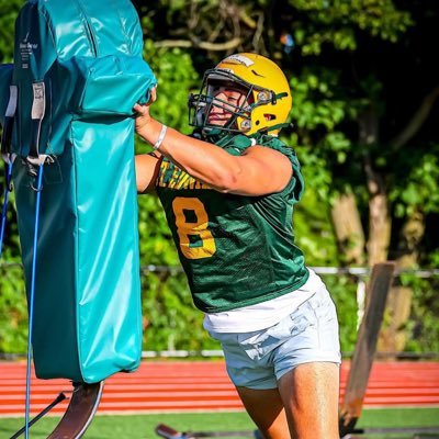 220lbs | 6ft |DE/LB| St Edward C/O | 2026 | 3.2 GPA | Bench 300lbs | squat 495 for 4| Hang clean 255 | 🤼 215 | Email christnnich@sehs.net