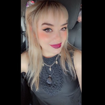 AnaidDraculea's profile picture. MAMÁ DE RENNO 👶🏼🍼y DRAKO 🐶💕 Internet y Nuevas Tecnologías/ Derecho a-de la Información/ TELECOM. Tarot/ Música/ Cine/ Enamorada de la vida/ CARPE DIEM.